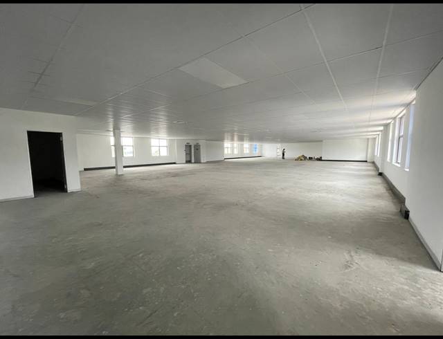 583M² OFFICE TO LET IN BRYANSTON